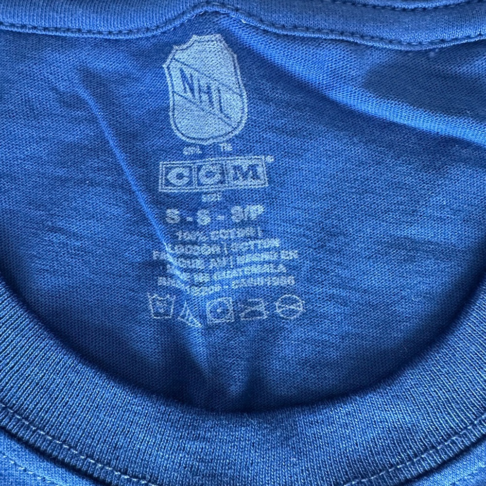 CCM Toronto maple Leafs Short Sleeve Tee- shirt - size Unisex Small - Picture 2 of 3
